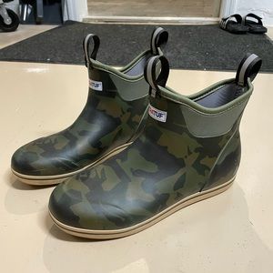 Xtratuf deck boots camo size 11